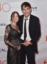 Rossif Sutherland And Celina Sinden: Co-Stars Of The TV Series “Reign’ Are Life Partners Not Reel Couple- This Is What We Know