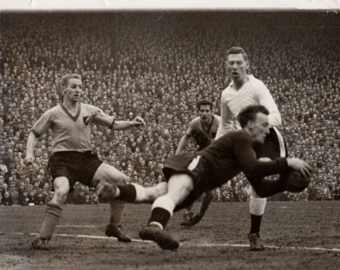 Luton and England goalkeeper Ron Baynham passes away at the age of 94