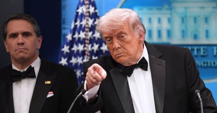 Trump-Blanche-AG.jpg